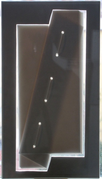 1981, 350×200 mm, plexisklo, papír, provázek, nesig. - rub prosvícený