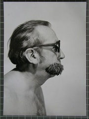 1973, 180×130 mm, fotografie, feritové magnety-hlava, sig.