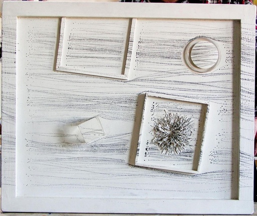 1992, 53,5×64,5 cm, sololit, sklo, plexisklo, dřevo, akryl, tužka, sig.