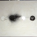 1995, 53,5×63,5 cm, sololit, akryl, zrcátko, ferit, kov, sig.