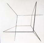 1971-76, 50×50×50 cm, nerez. trubky, tužka, světelný zdroj, Korelace prostoru 5, soukr. sb.275