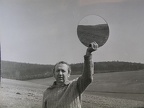 1973, prům. 37 cm, zrcadla v krajině, Souvislosti protilehlých horizontů, L