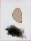 1983, 320×250 mm, popel ze spáleného místa rozetřený na zbytku papíru, nesig.