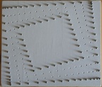1968, 27,5×31,5 cm, dřevo, akryl, ocelové kuličky, Variabilní bodovy řád 1, sig.B, soukr.sb.110