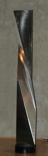1970, 24×164×25 cm, nerez. plech, dřevo, Diagonálně členěná vertikála, sig., GBR Louny, C.Pg243