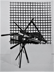1972, výška 23 cm, ferity, kovové segmenty, plexisklo, nedochováno